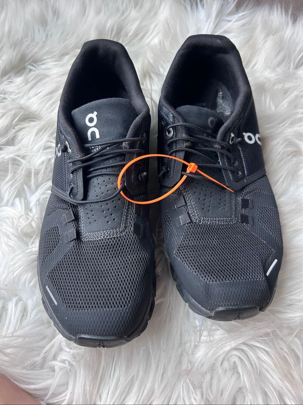 On running sneakers cloud women’s size 8 black sneakers running cloud 6